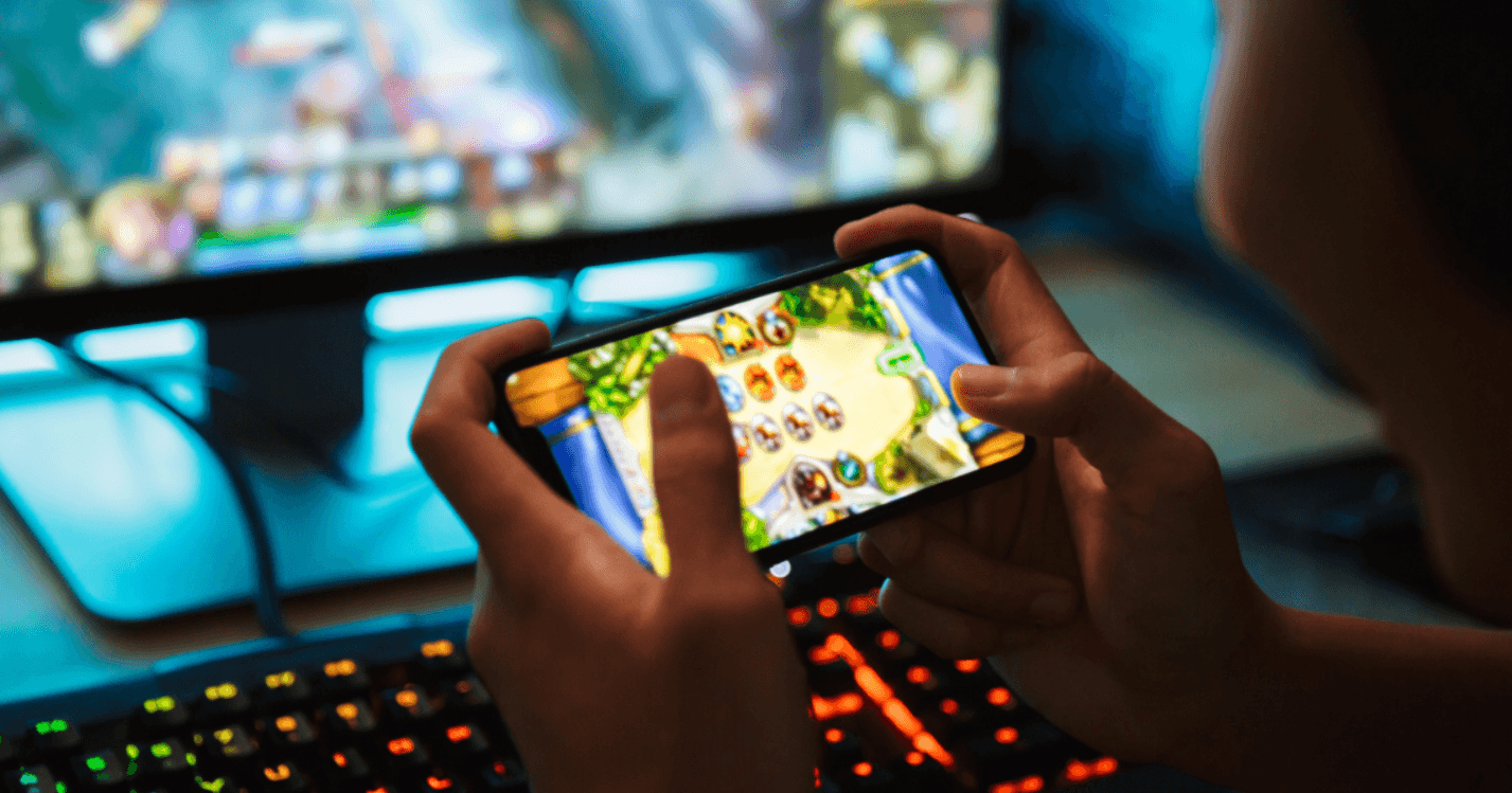Mobile Gaming vs. PC Gaming: Trends, Future Outlook, and Top Games of 2025